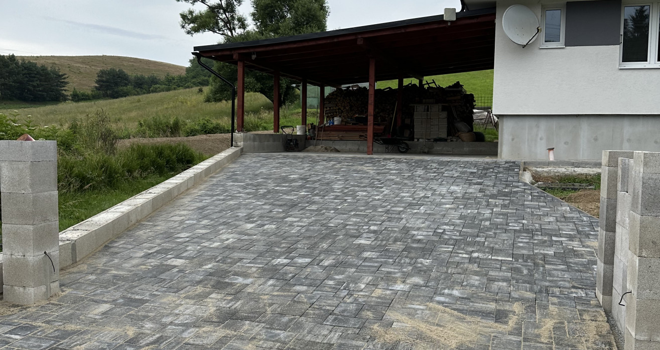 Pokladka zámkovej dlažby-img