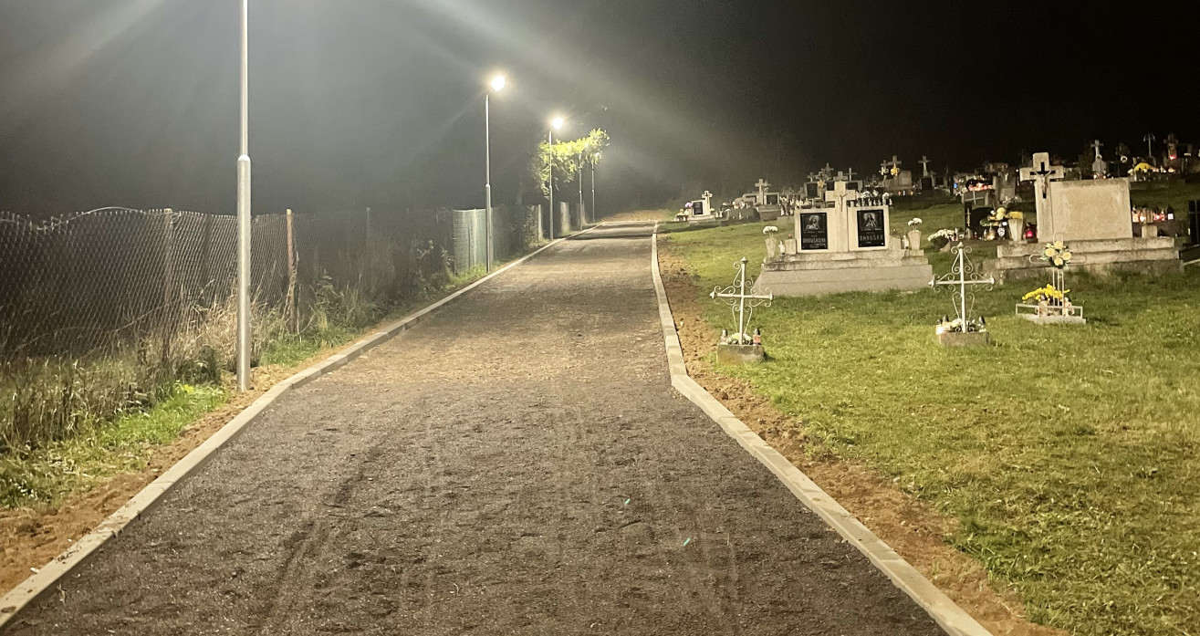 Spevnená cesta - Cintorín Jankovce-img